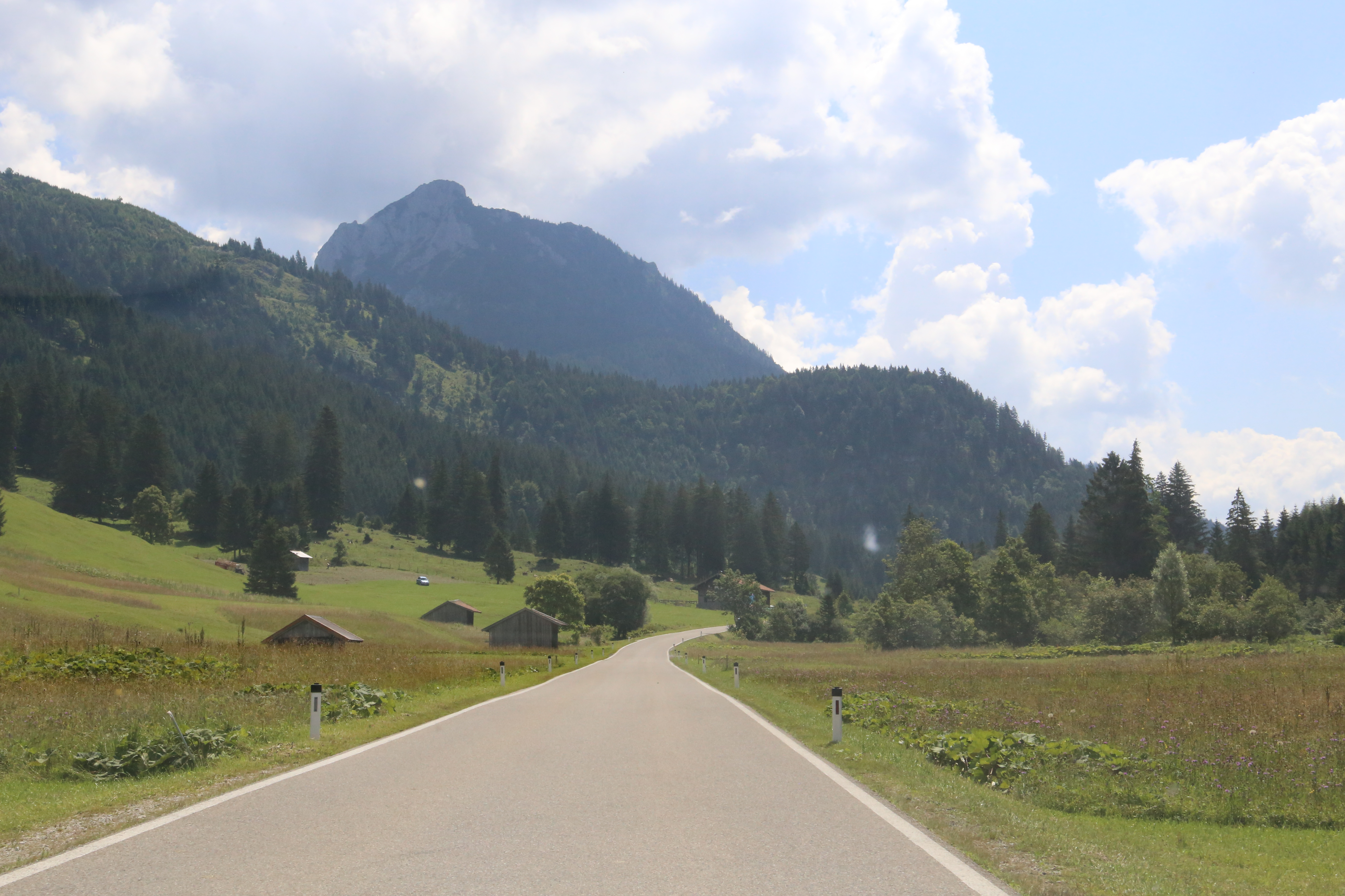 Straße Richtung Füssen (D) | Cine Tirol